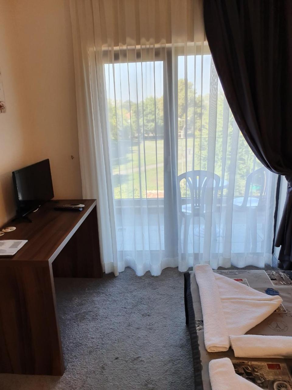 Family Hotel Novel City Burgas Room photo